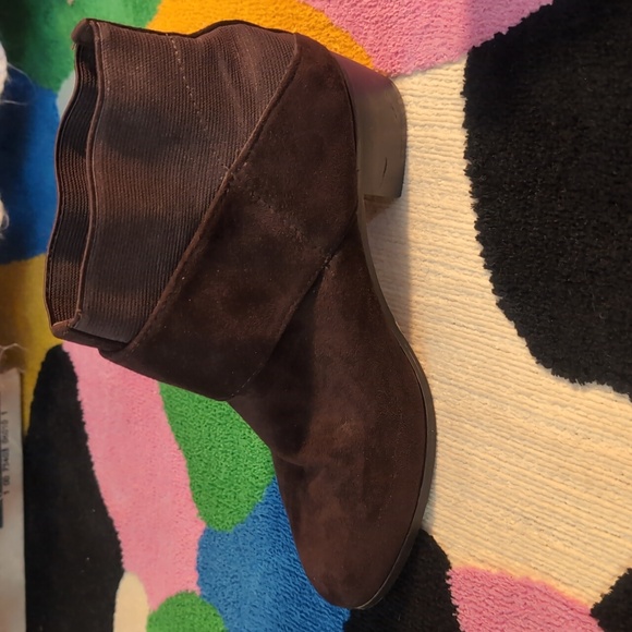 Brown booties - Picture 3 of 3